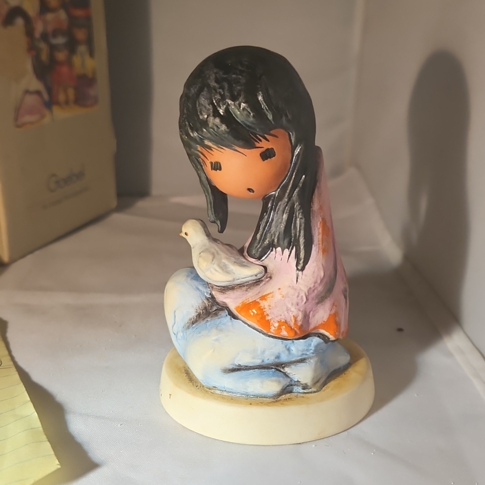 Goebel DeGrazia Figurine " The White Dove". 10 314.  Hummel